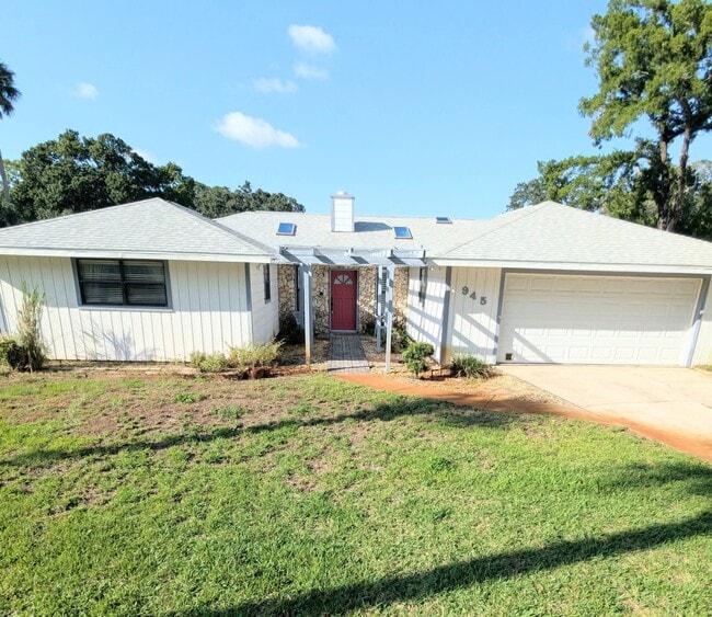 Photo - 945 Bramble Bush Cir W House