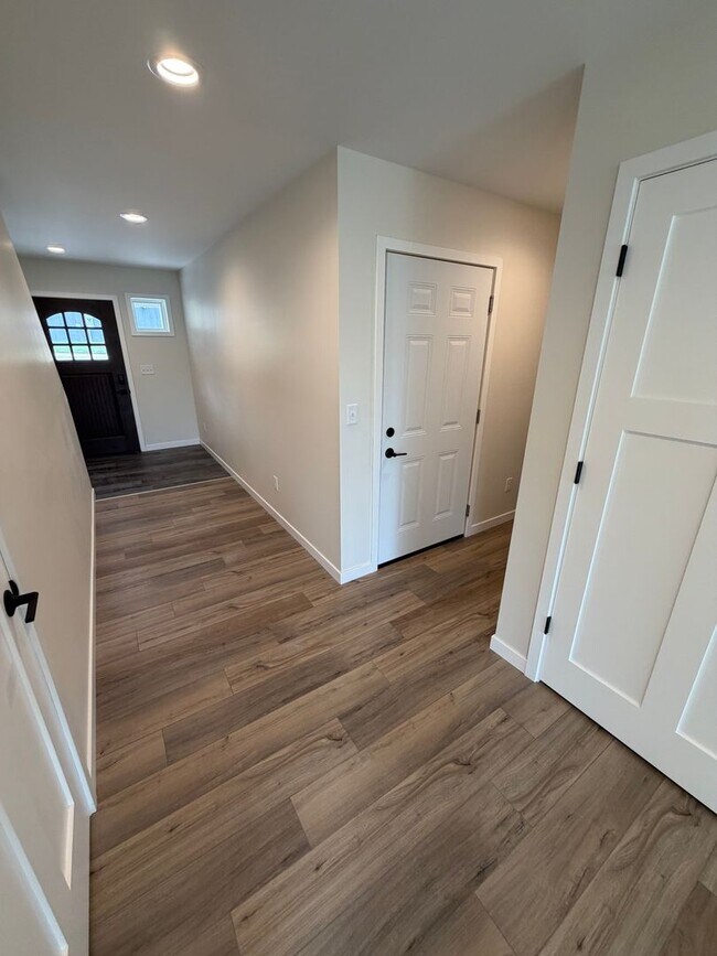 Foto del edificio - Available Now  Brand New Build 3 Bed 2.5 Bathrooms