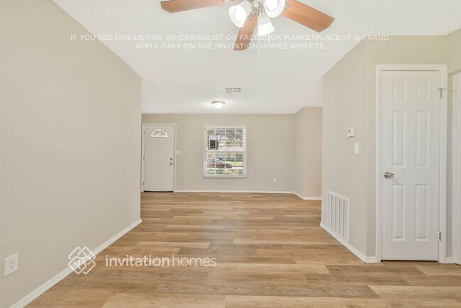 Foto del edificio - 4541 Weldon Pl