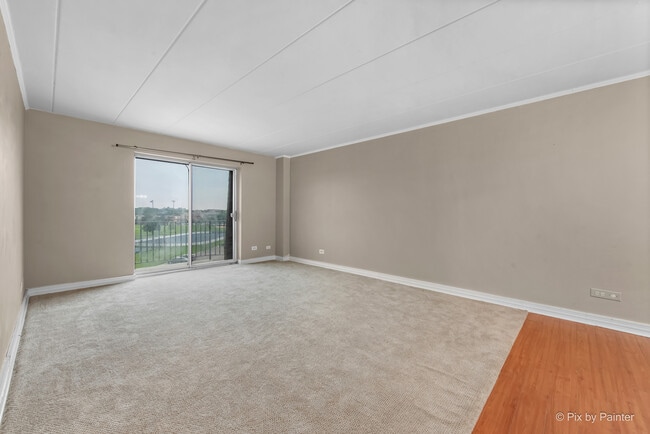 Building Photo - 300 S Roselle Rd