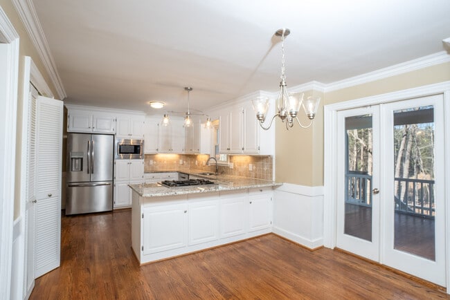 Foto del edificio - 716 Lanham Pl