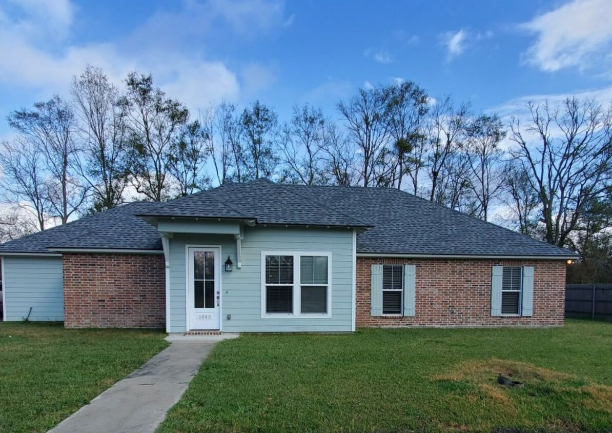 1042 Timber Trails Rd, Breaux Bridge, LA 70517 House Rental in Breaux