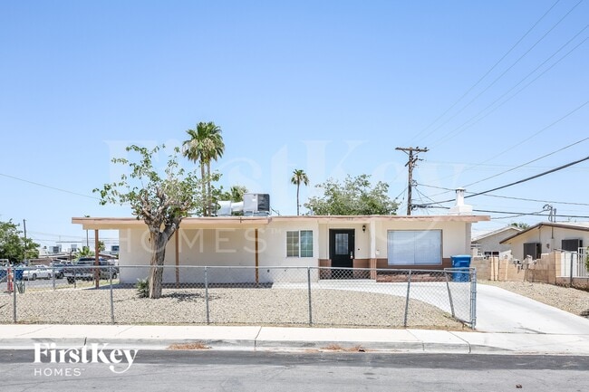 Building Photo - 2317 Hassett Ave