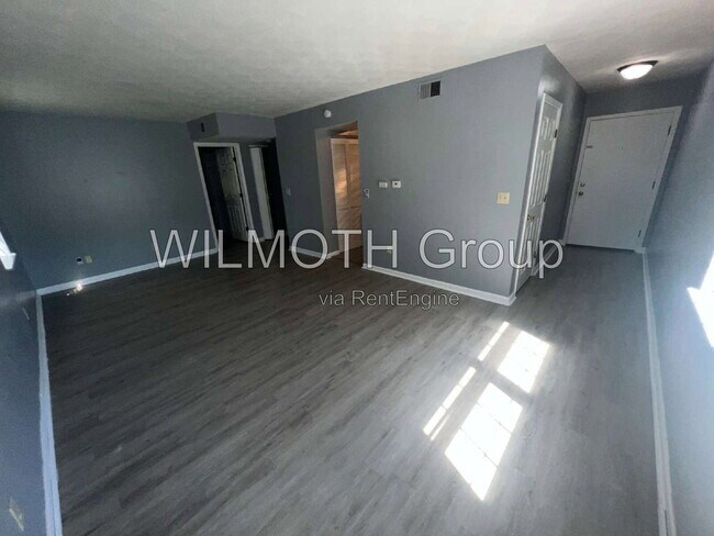 Foto del edificio - 1310 Millerwood Dr