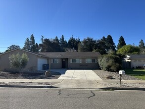 Building Photo - 446 St Marys Ct