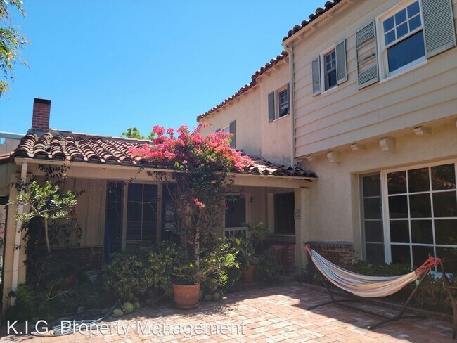 Foto del edificio - 2 br, 1.5 bath Apartment - 436-440 Landfai...