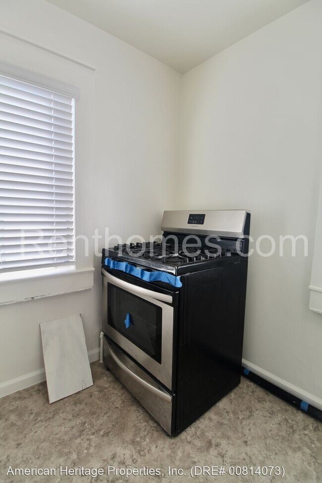 Building Photo - 2 br, 1 bath House - 5475 Mildred Street