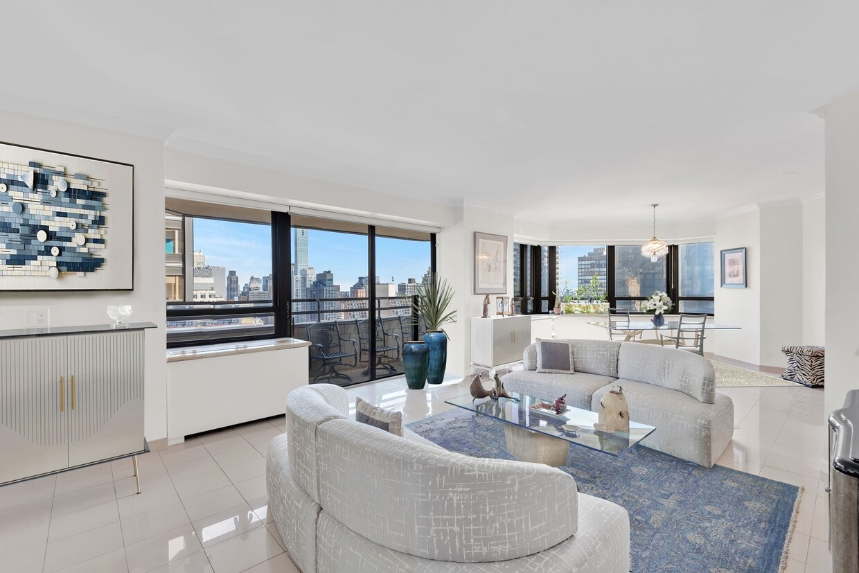 Photo - 240 E 47th St (New York, NY)