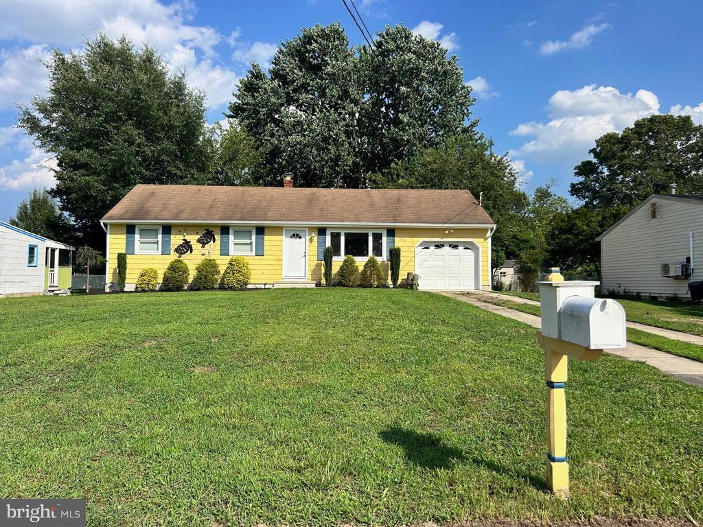 Primary Photo - 315 Constitution Dr