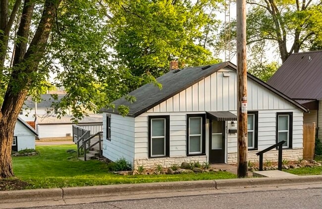 Building Photo - 415 9th Ave