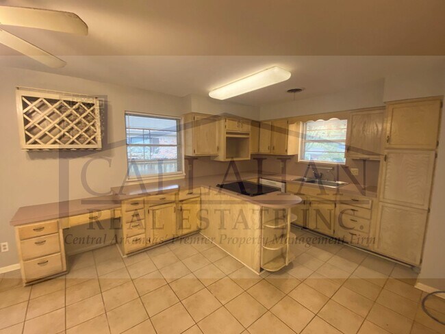 Foto del edificio - Mid Town 3 Bedroom home