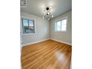 Building Photo - 6752 Dumfries St