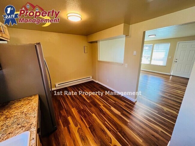 Foto del edificio - 6466 W Douglas Ln