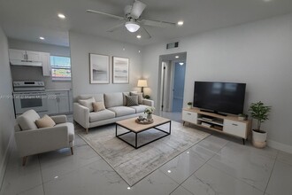 Building Photo - 629 SW 10th St