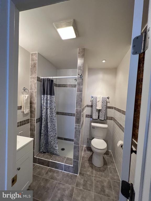 Building Photo - 623 Columbia Ave