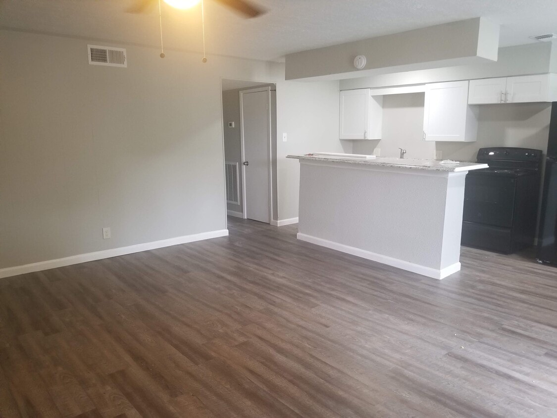 836 Howell Ave, La Marque, TX 77568 Apartments in La Marque, TX