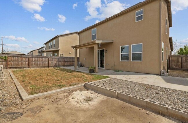 Building Photo - 641 S Laguna St