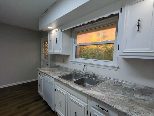 Building Photo - 4669 Cary Ln