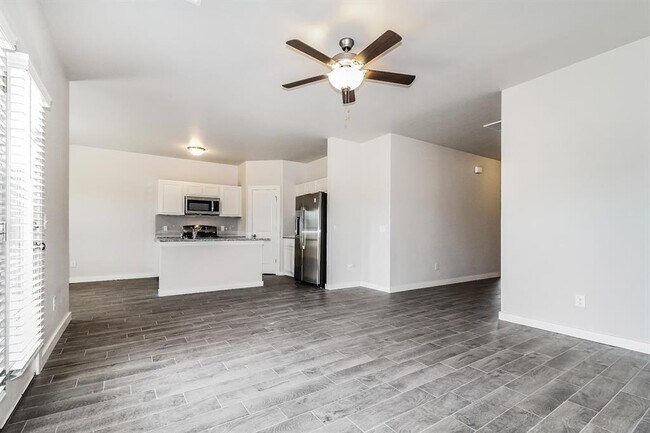 Foto del edificio - 8161 Wesley Ave