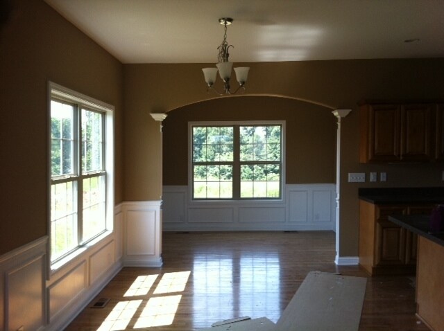 Building Photo - 1715 W Crocus Dr