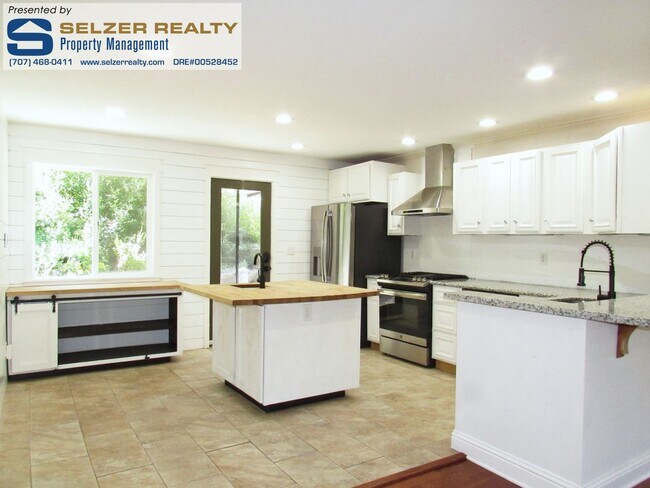 Building Photo - Tastefully upgraded 3 bd. home in the coun...