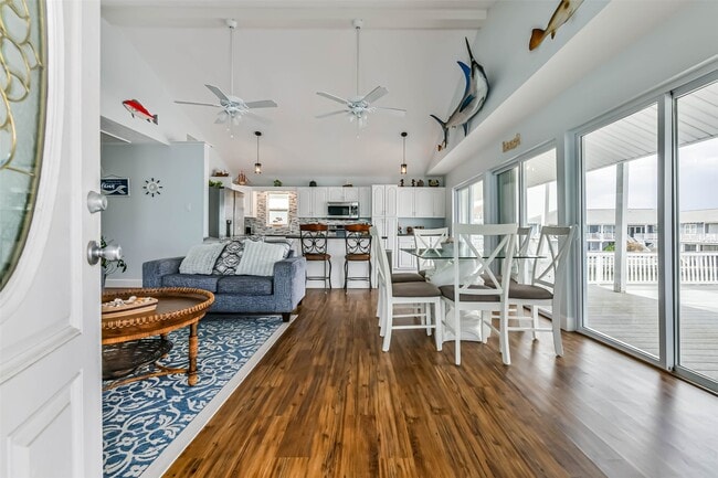 Building Photo - 16542 E Bayside Way