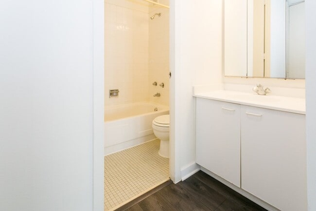 Interior Photo - Regents Park