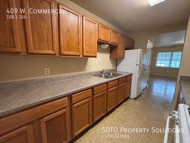 Foto del edificio - 409 W. Commercial-