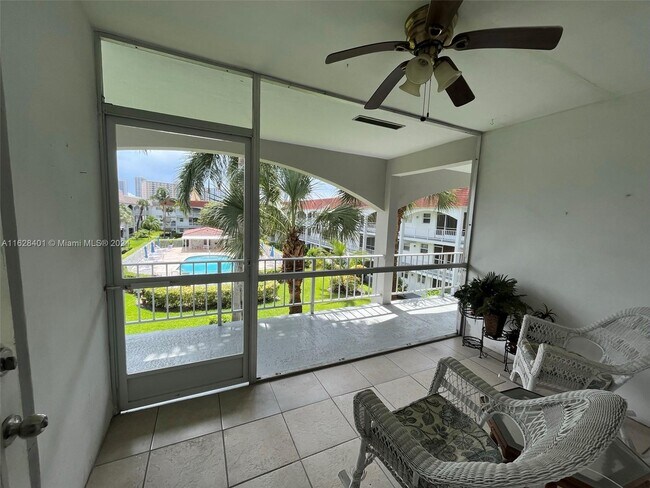Foto del edificio - 581 Blue Heron Dr