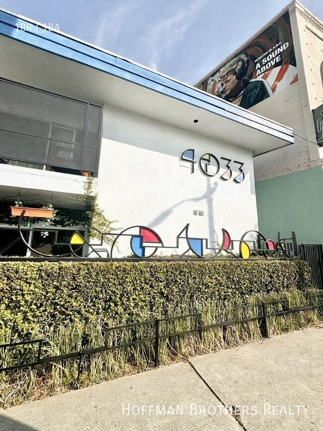 Foto del edificio - 4033 Sunset Blvd
