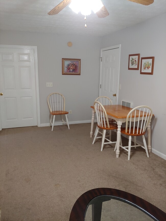 Building Photo - 490 Old Highway 81