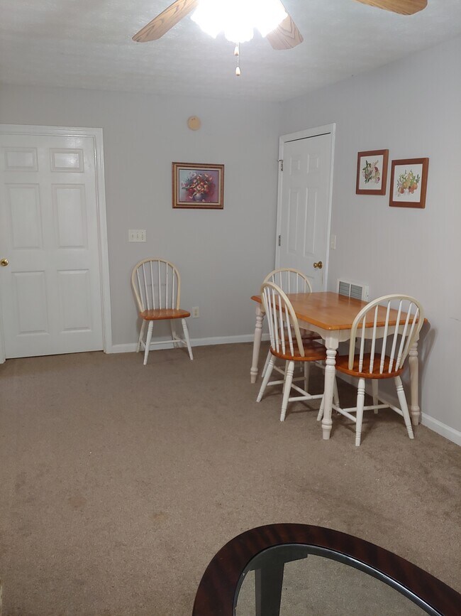 Foto del edificio - 490 Old Highway 81