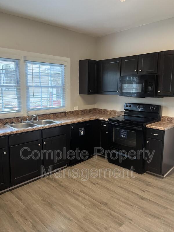 Foto del edificio - 3125 Beech Avenue Southwest - 1