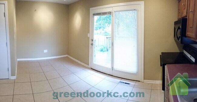 Foto del edificio - 1410 E Willow Dr