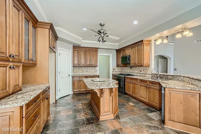 Building Photo - 5 br, 3.5 bath House - 30 Citron Ct UNIT