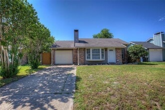 Building Photo - 4624 Baytree Dr