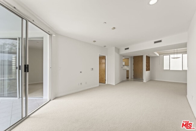 Foto del edificio - 171 N Church Ln
