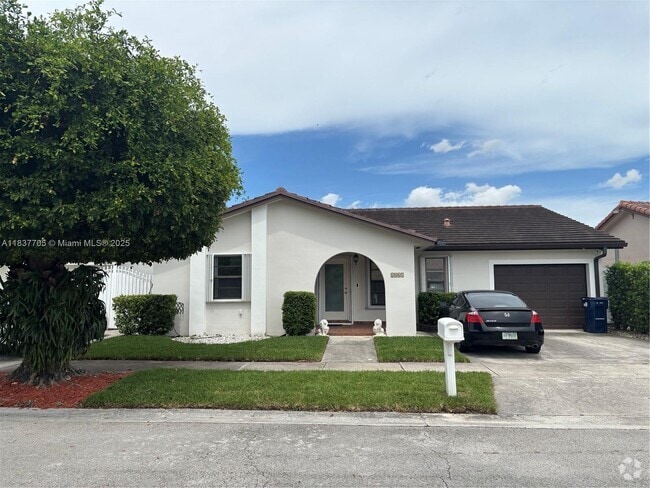 Building Photo - 1065 NW 127th Path