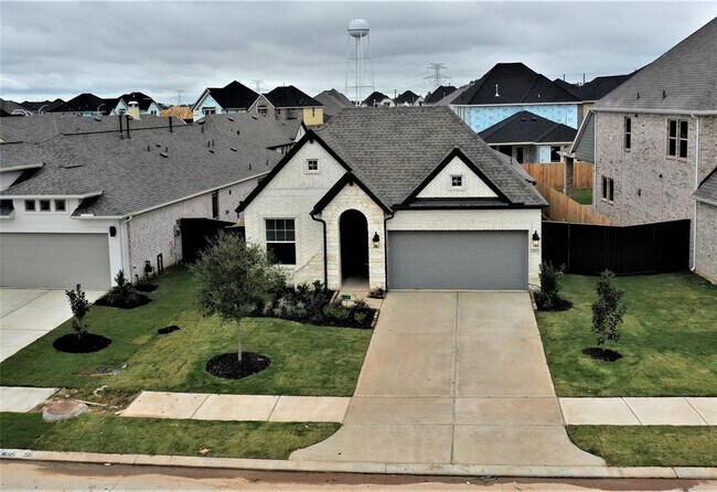 Building Photo - 122 Hazelnut Dr