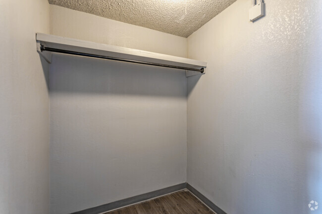 Deluxe Studio - 380 SF - Closet - The Que Apartments