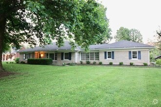 Building Photo - 203 Dorsey Way