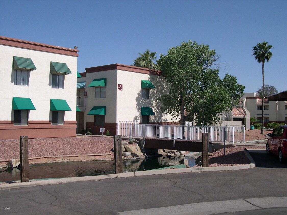 Primary Photo - 12123 W Bell Rd