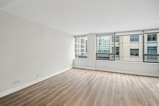 Foto del edificio - 233 E Erie St