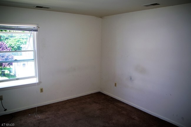 Building Photo - 84-84-86 Main St