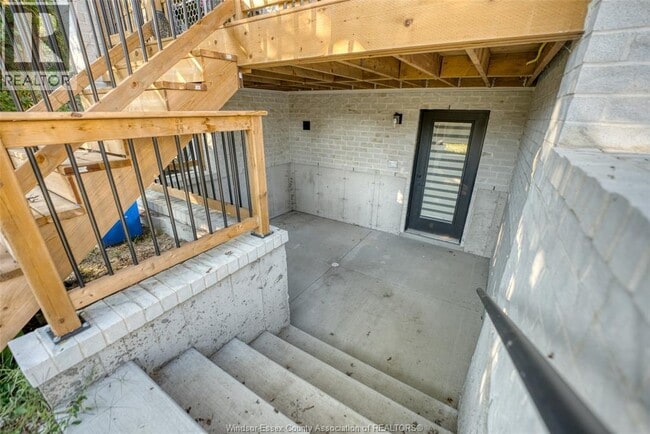 Building Photo - 360 Bouffard Rd