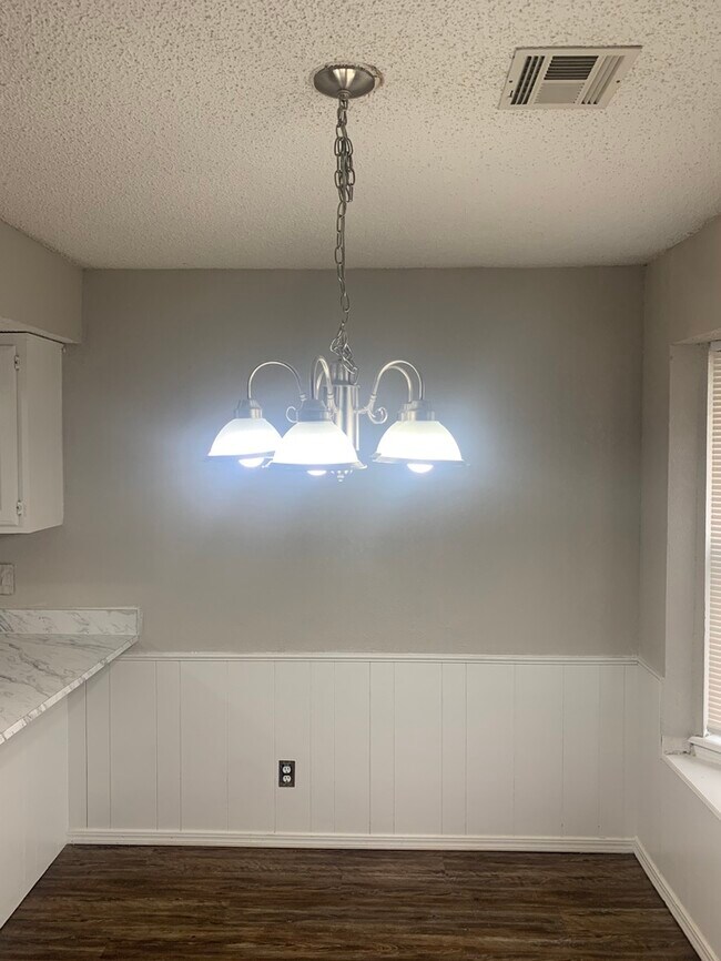 Foto del edificio - Call 918-921-9955 To Schedule Your Showing Now!