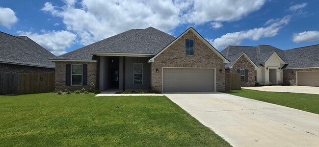 Building Photo - 5 Bedroom 3 Bathroom in Canes Landing