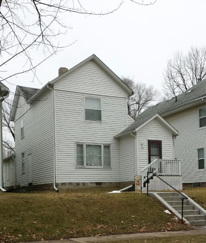 730 E Jefferson St, Iowa City, IA 52245 House Rental in Iowa City, IA