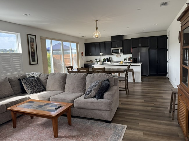 Foto del edificio - Gorgeous 4 bed, 2.5 bath in the Rice Ranch Community