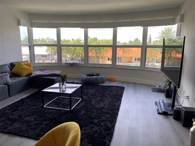 Foto del edificio - 3031 NE 51st St